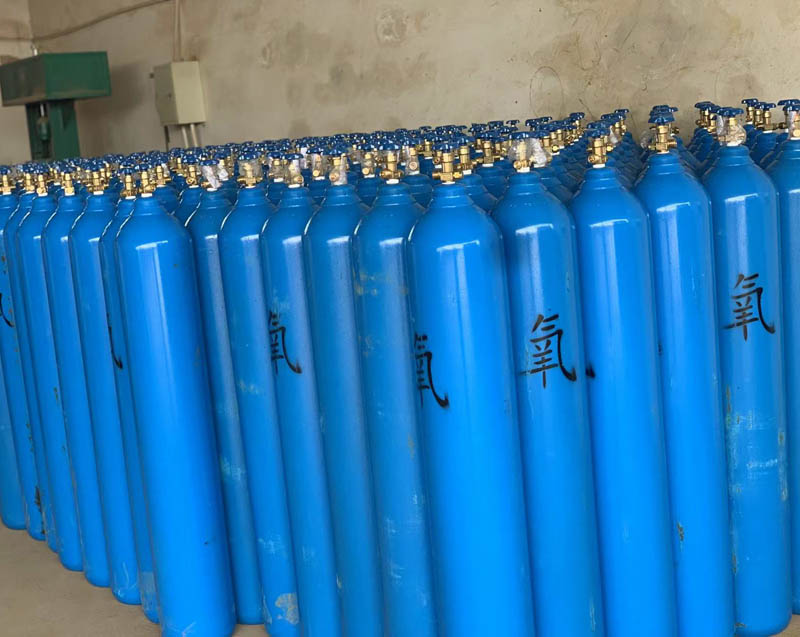 氣體管道包括控制閥門、過濾器、減壓裝置